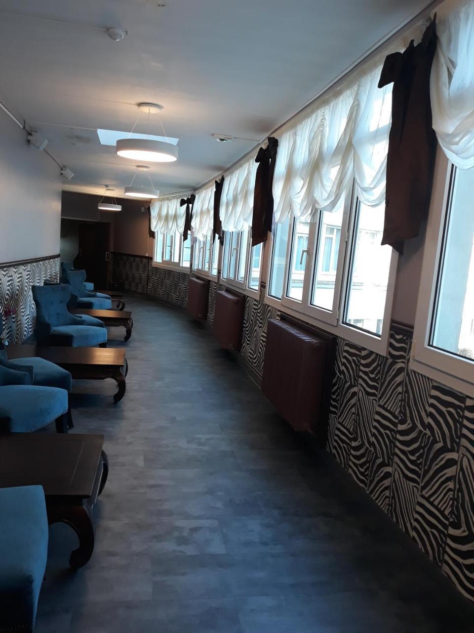 Hostellerie De La Quenoeuille Marquise Bagian luar foto