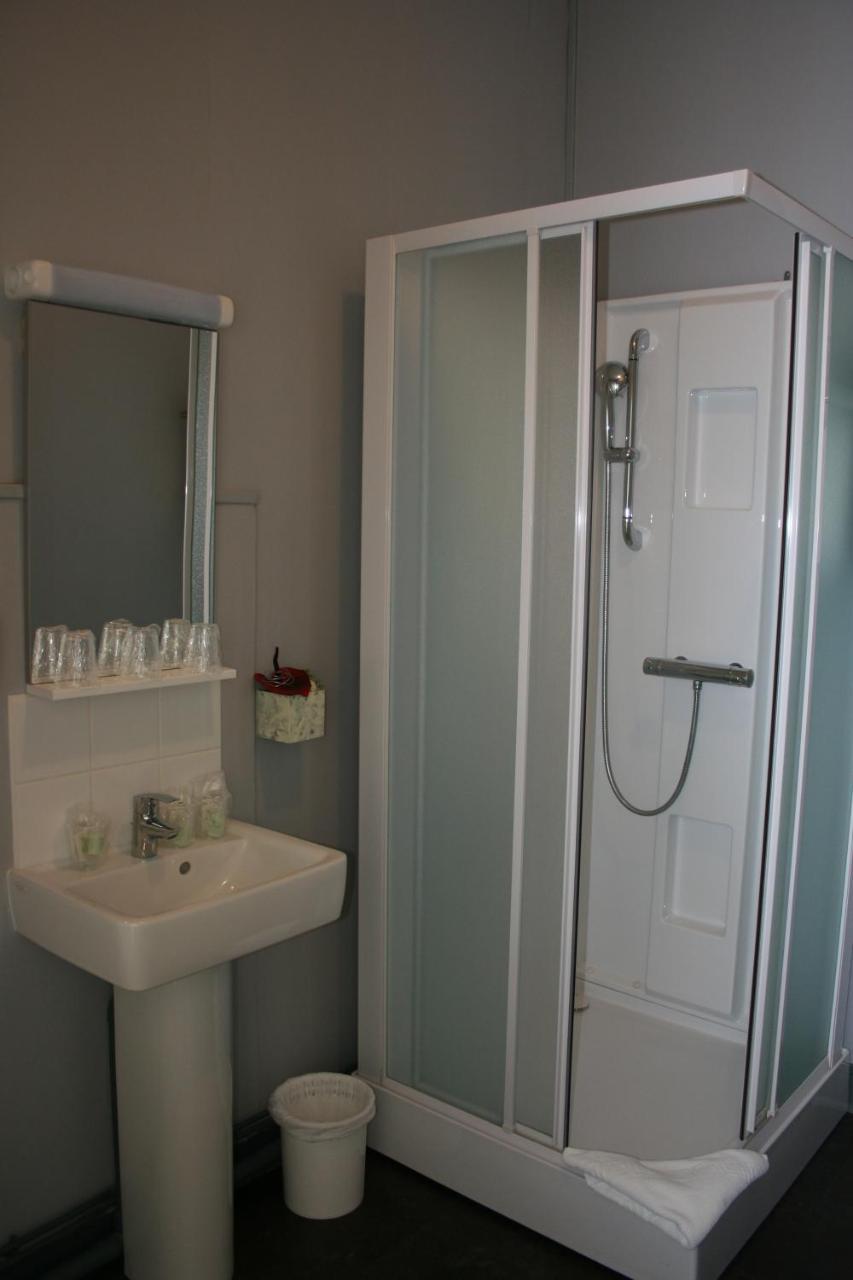 Hostellerie De La Quenoeuille Marquise Bagian luar foto